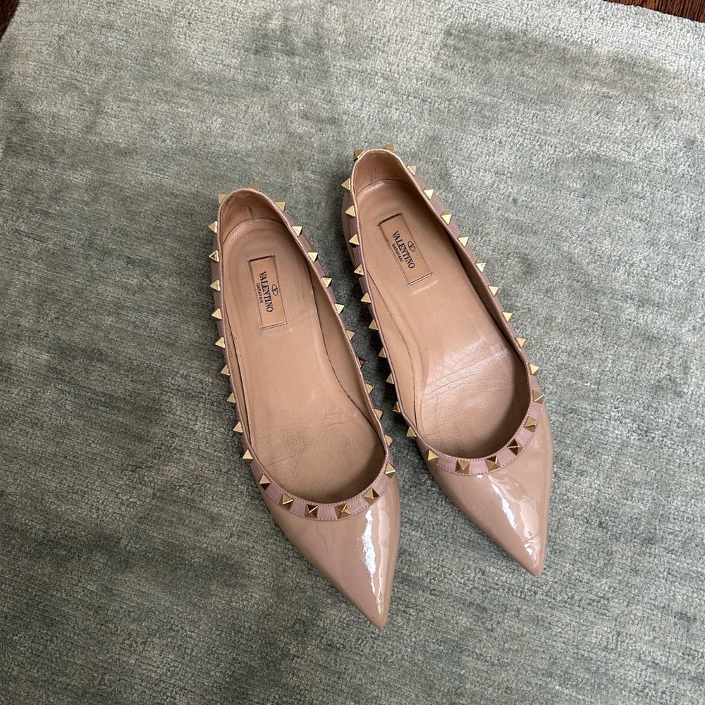 Valentino Beige Rockstud Flats